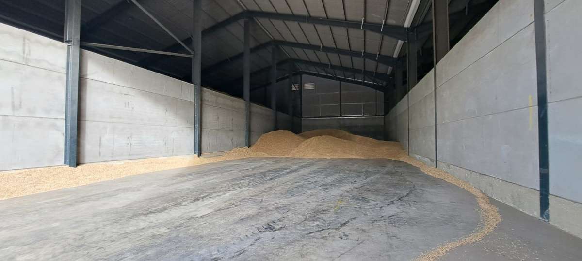 Industrial Unit in St Neots - photo 4