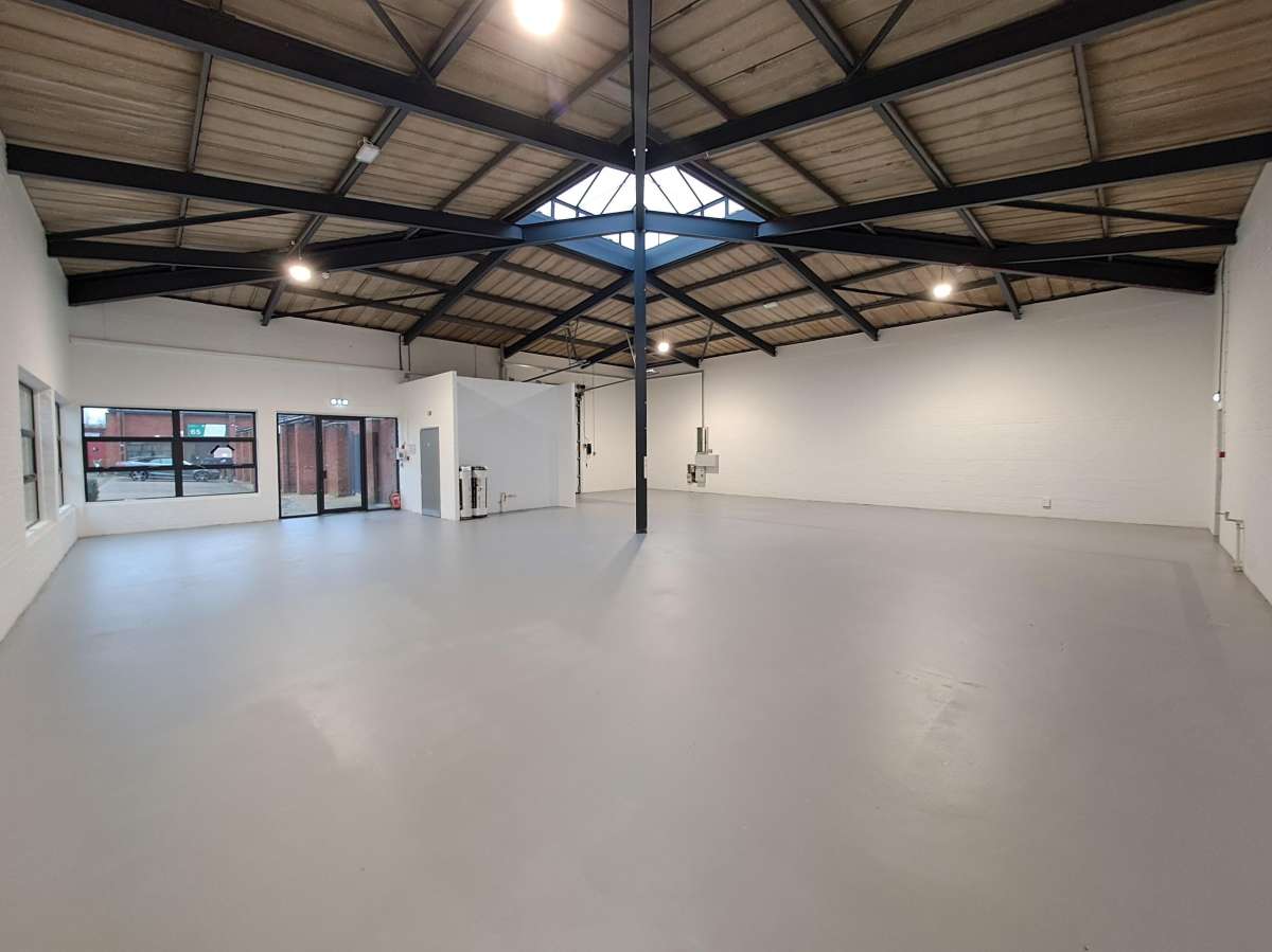 Industrial Unit in Milton Keynes - photo 3