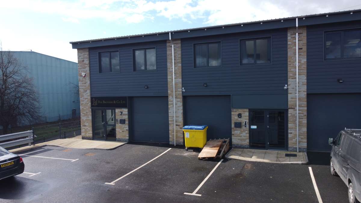 Industrial Unit in Wakefield - photo 2