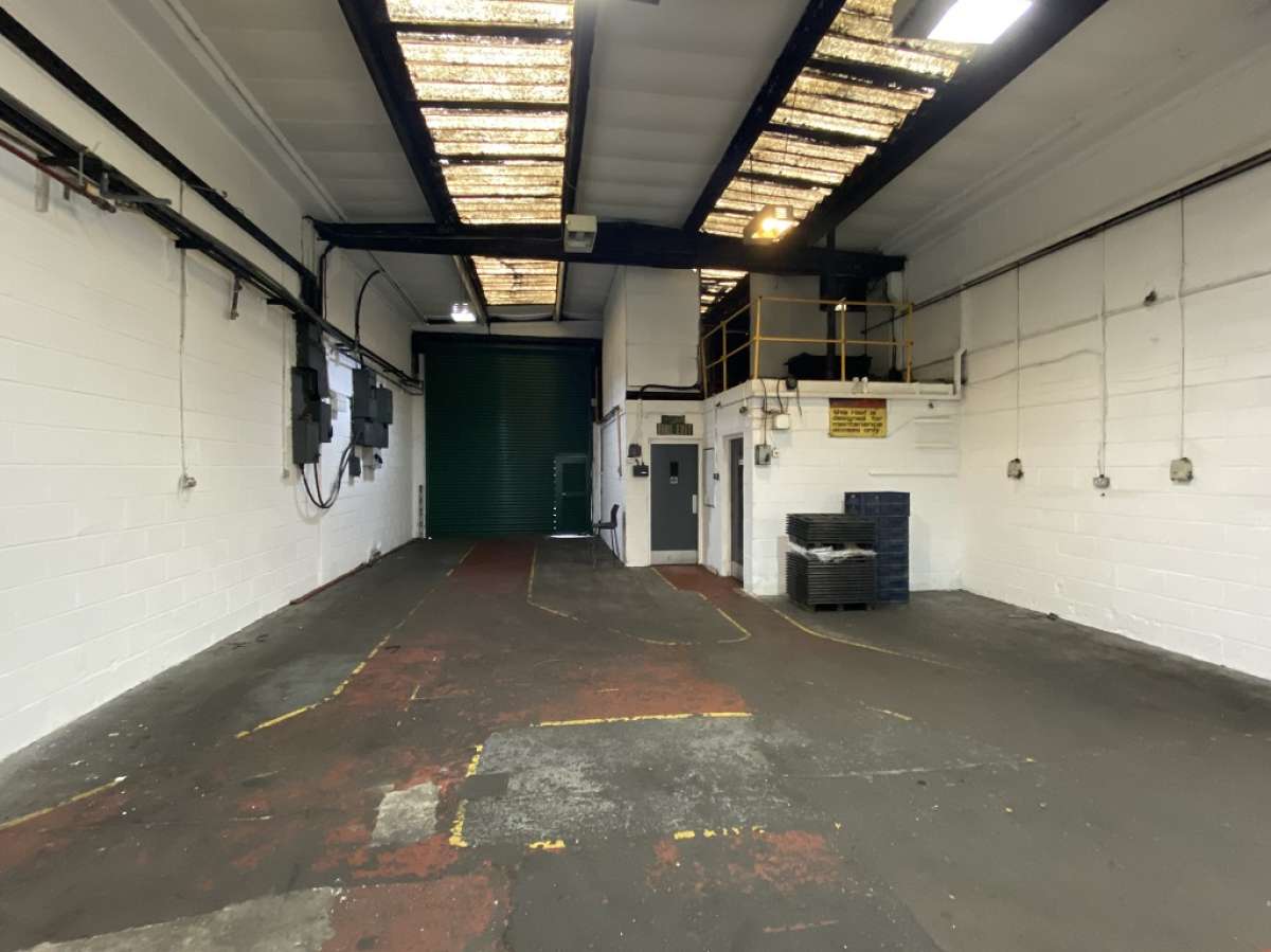 Industrial Unit in West Bromwich - photo 2