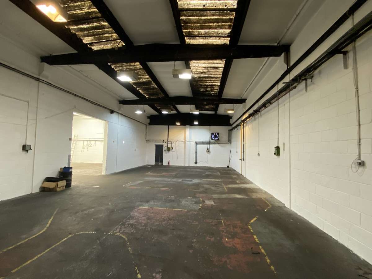 Industrial Unit in West Bromwich - photo 3