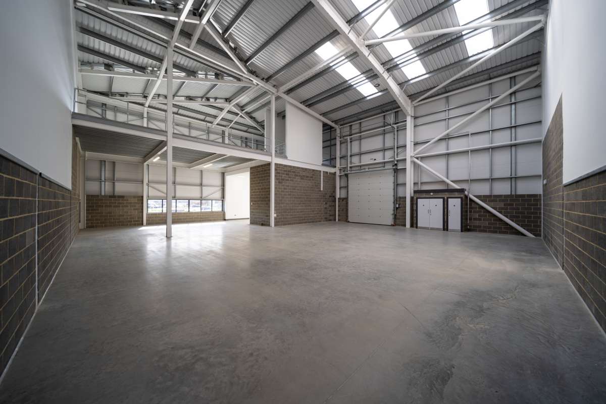 Industrial Unit in Nursling - photo 2