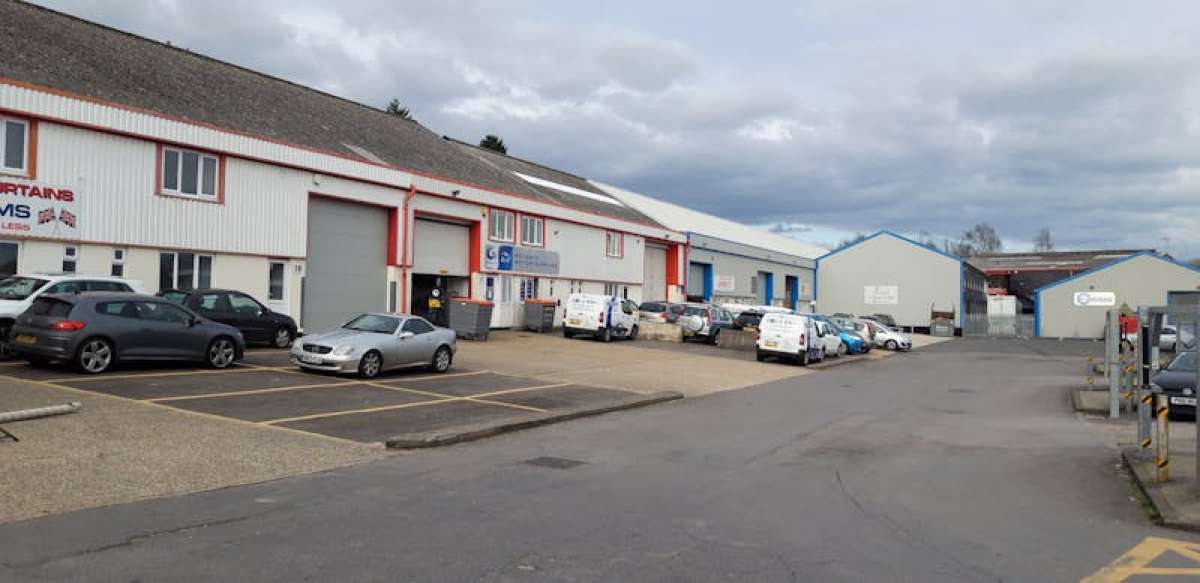 Industrial Unit in Basingstoke - photo 4