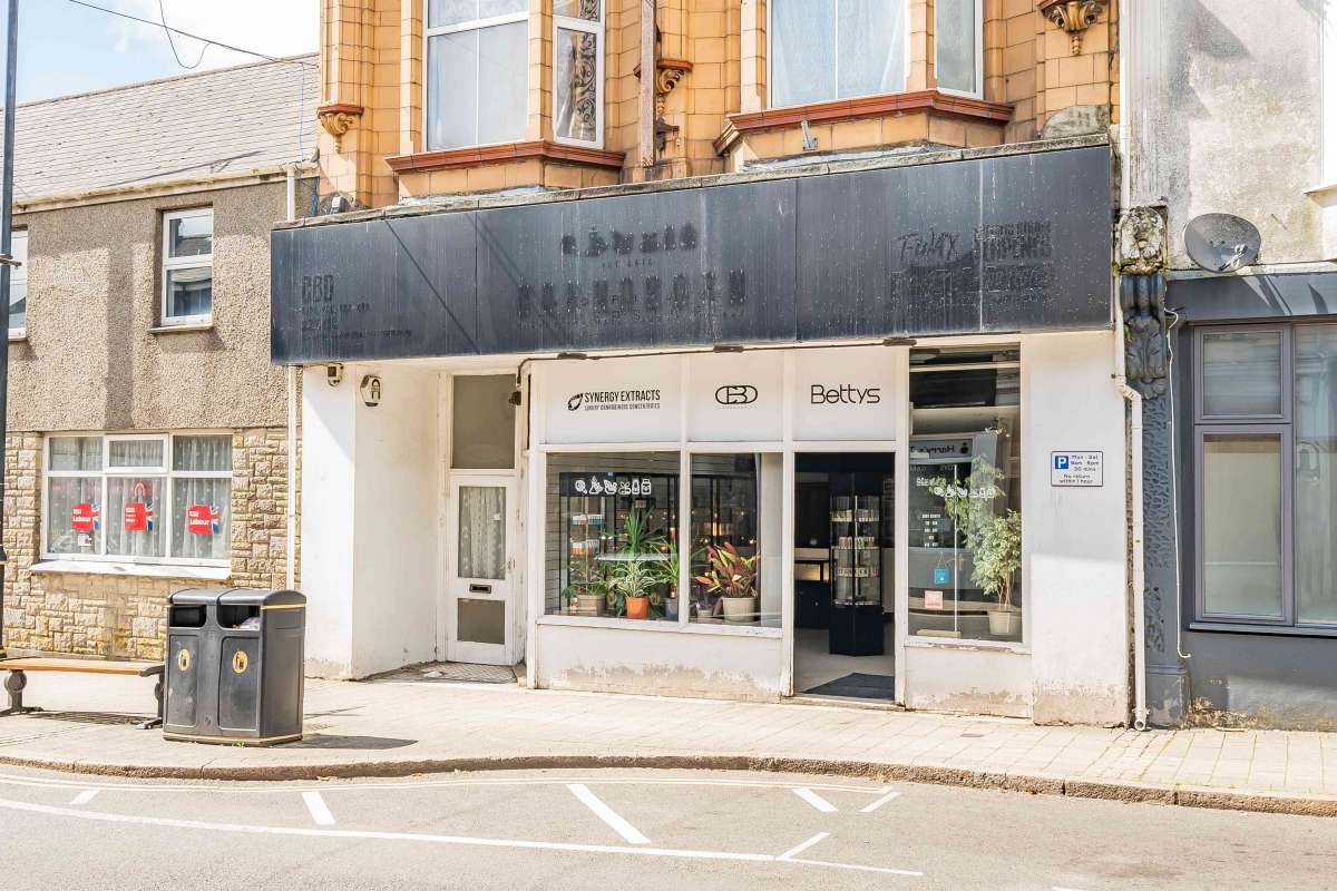 Industrial Unit in Camborne - photo 2