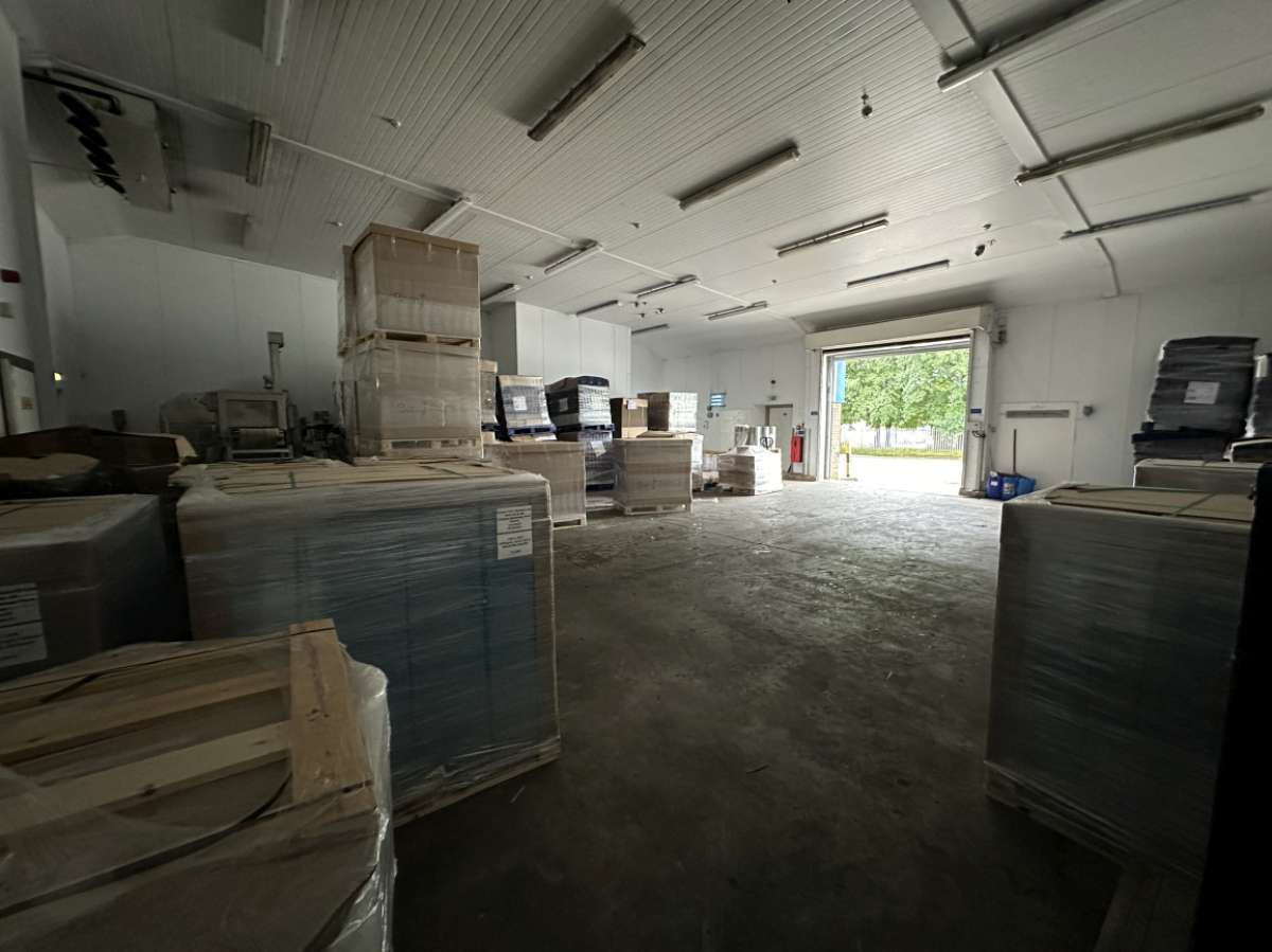 Industrial Unit in St Austell - photo 3