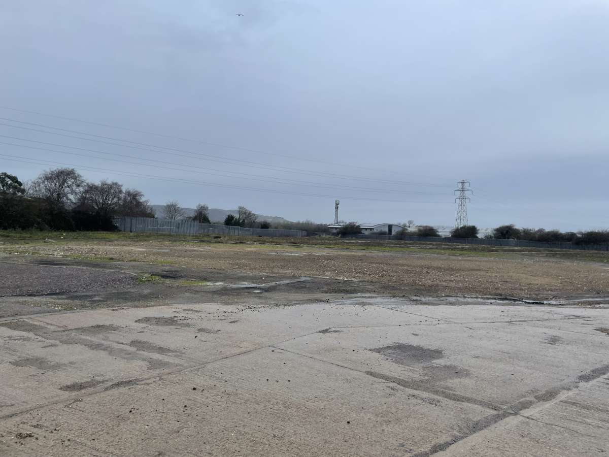 Industrial Unit in Eastbourne - photo 4