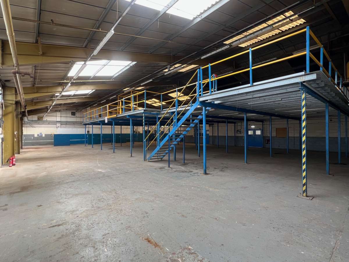 Industrial Unit in Wolverhampton - photo 3