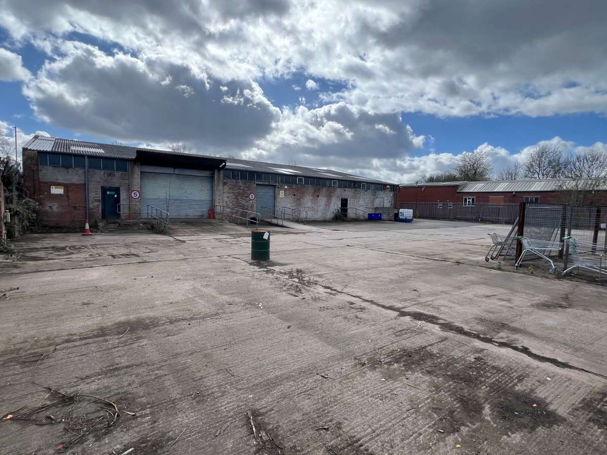 Industrial Unit in Wolverhampton - photo 4