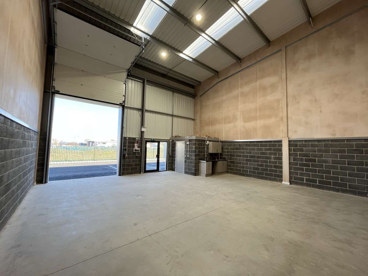 Industrial Unit in Newark-On-Trent - photo 3