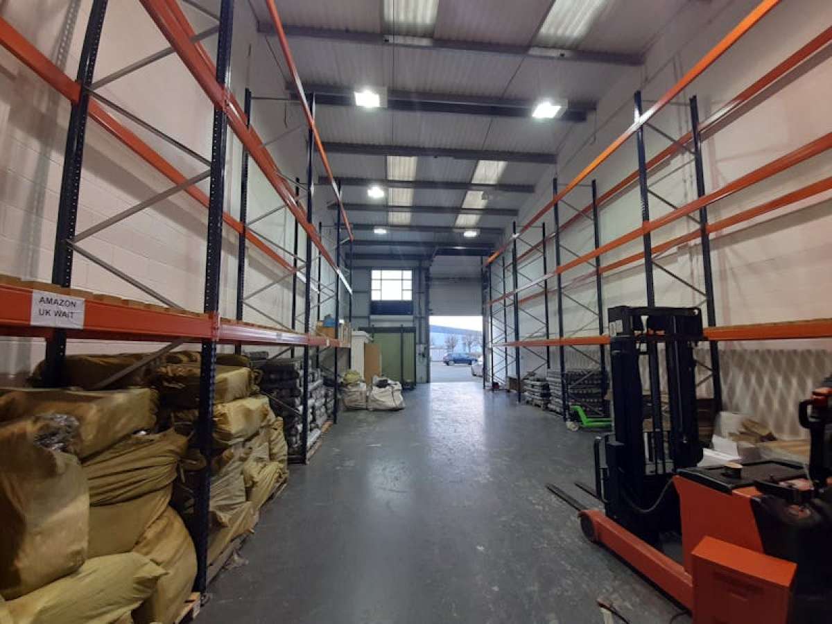 Industrial Unit in Basingstoke - photo 3