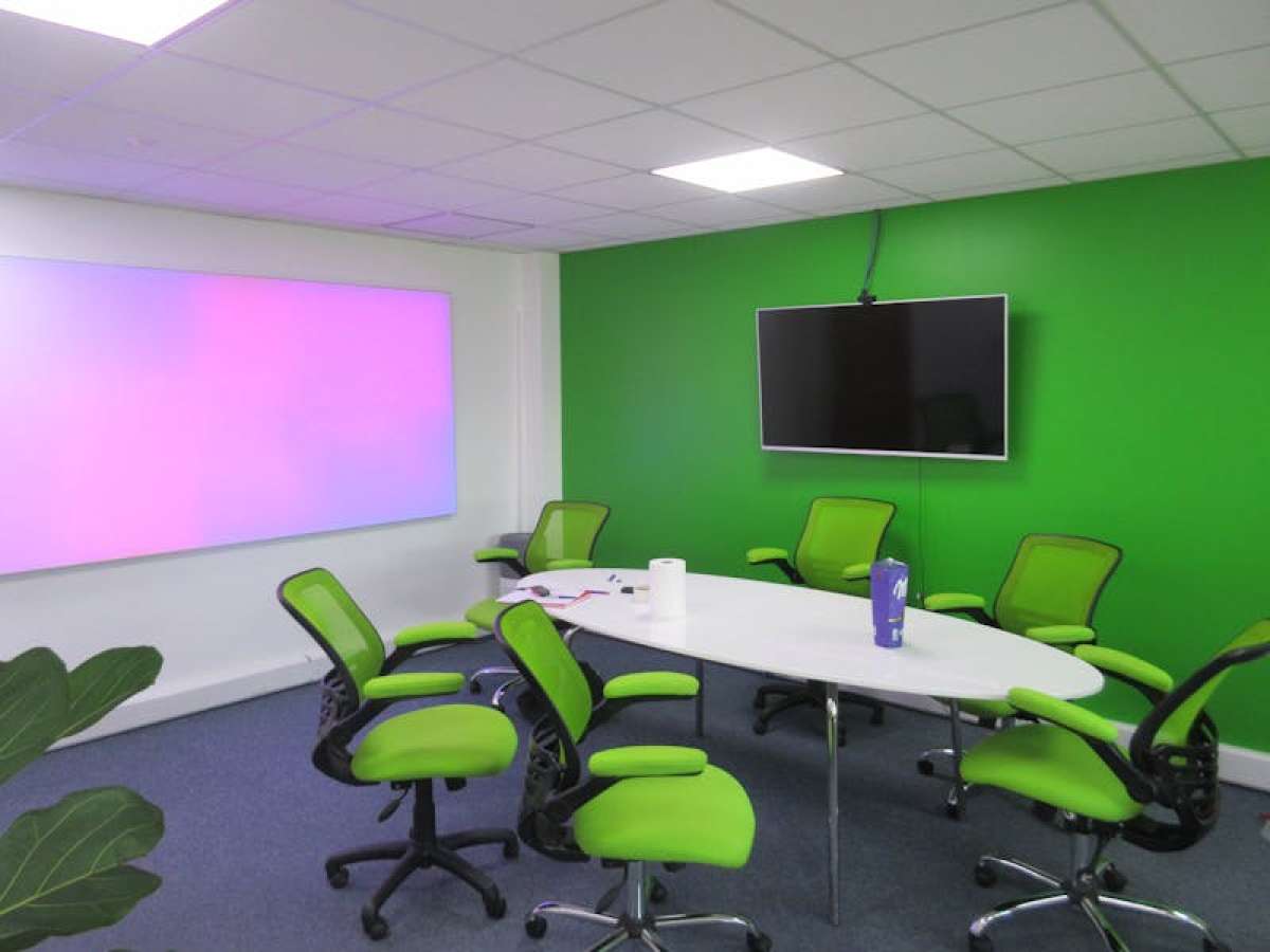 Industrial Unit in Byfleet - photo 2