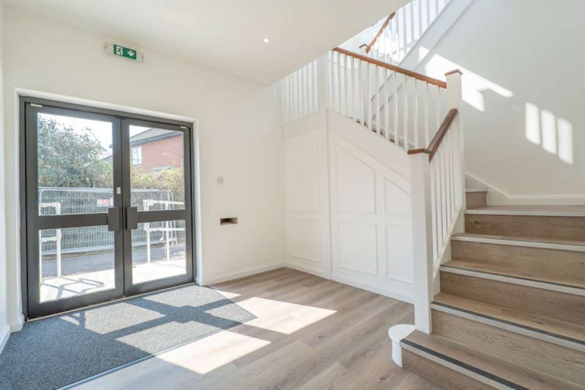 Industrial Unit in Whitchurch - photo 4