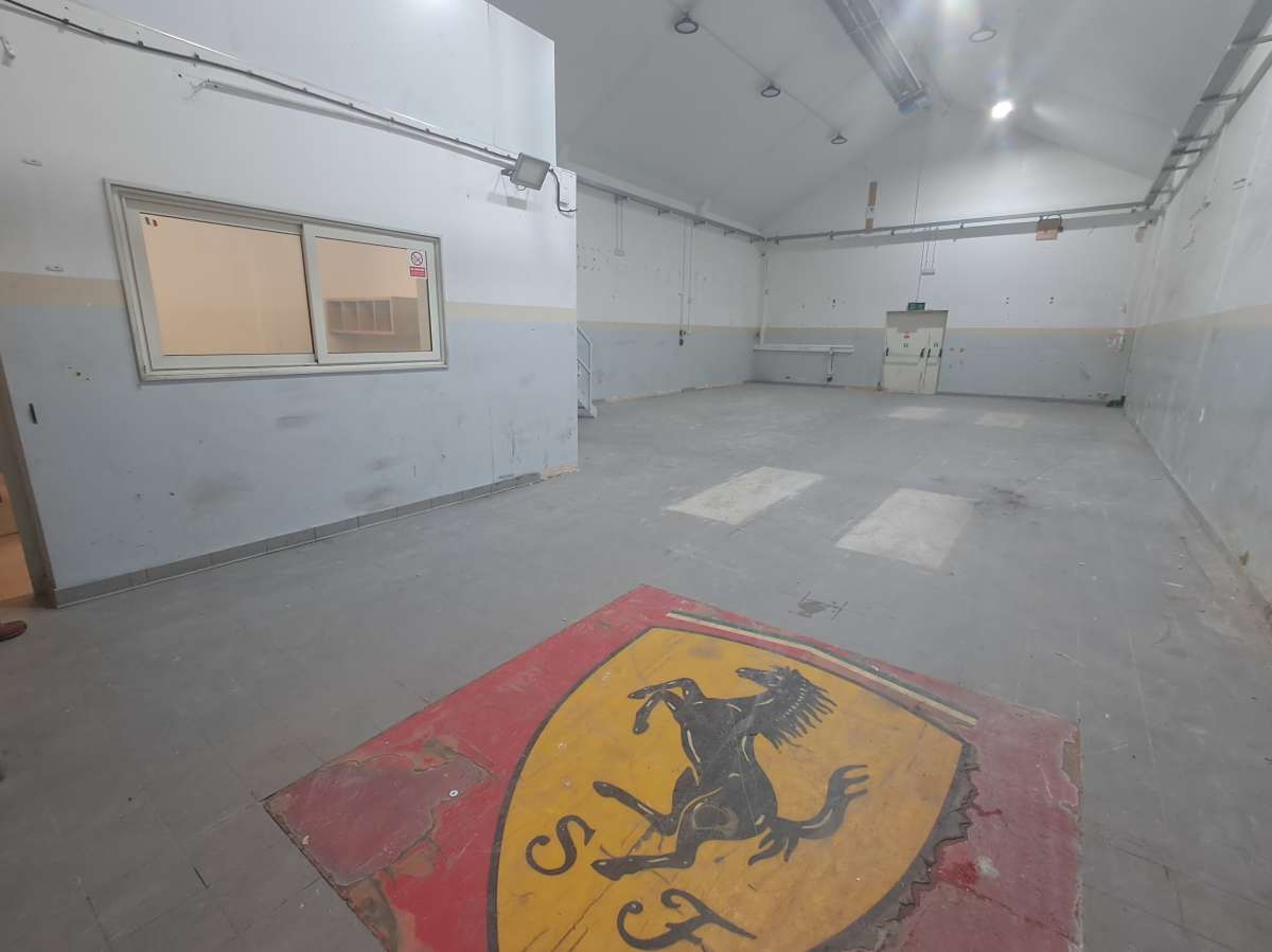 Industrial Unit in Croydon - photo 3