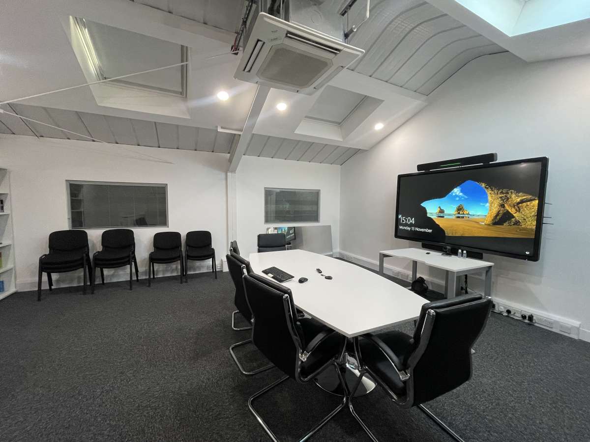 Industrial Unit in Portslade - photo 2