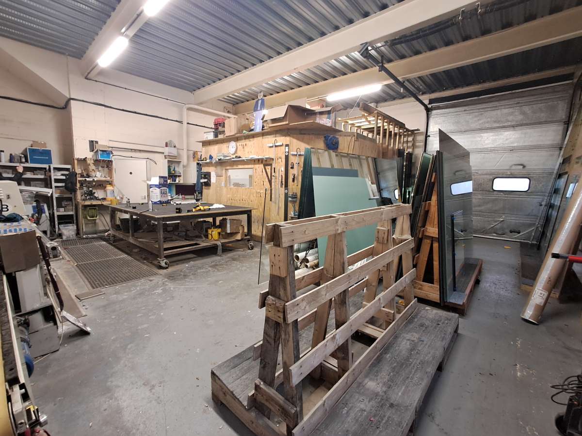 Industrial Unit in Coulsdon - photo 3