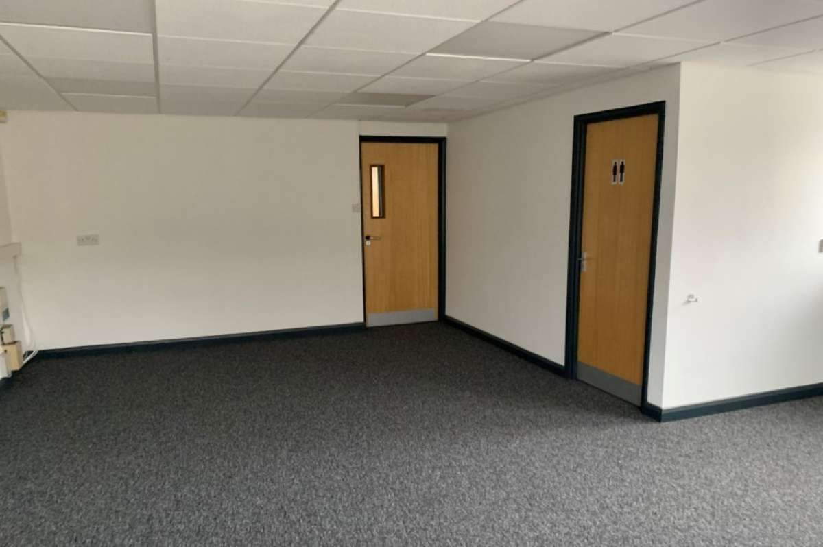 Industrial Unit in London - photo 4