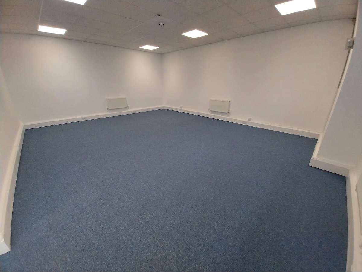 Industrial Unit in Redhill - photo 3