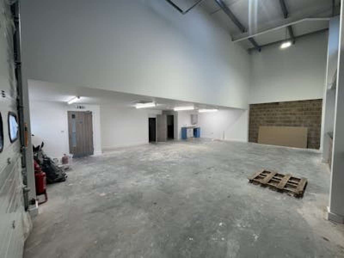 Industrial Unit in Romsey - photo 3