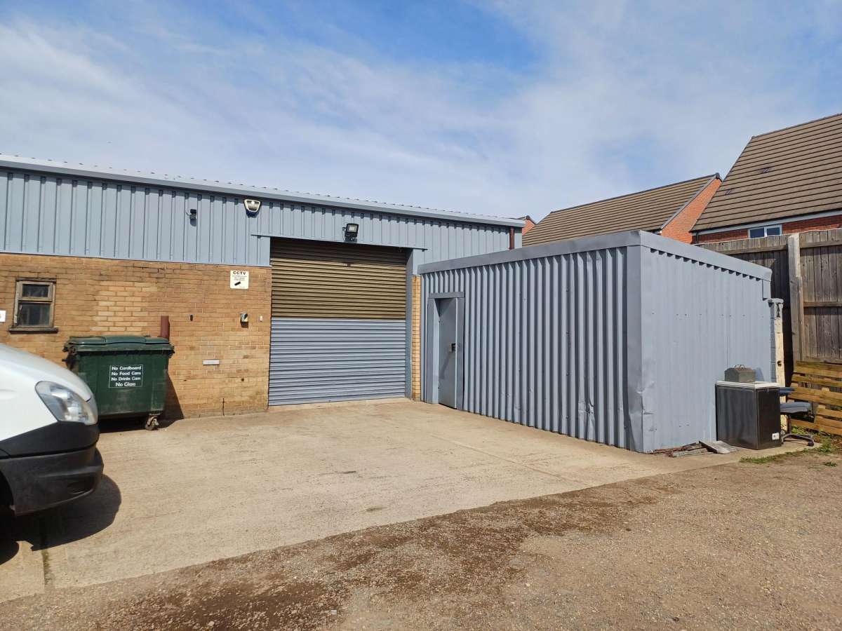Industrial Unit in Peterborough - photo 2