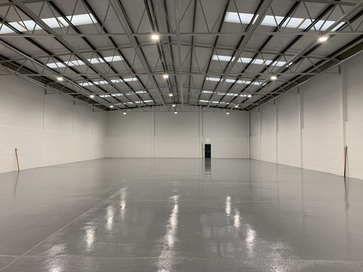 Industrial Unit in Croydon - photo 2