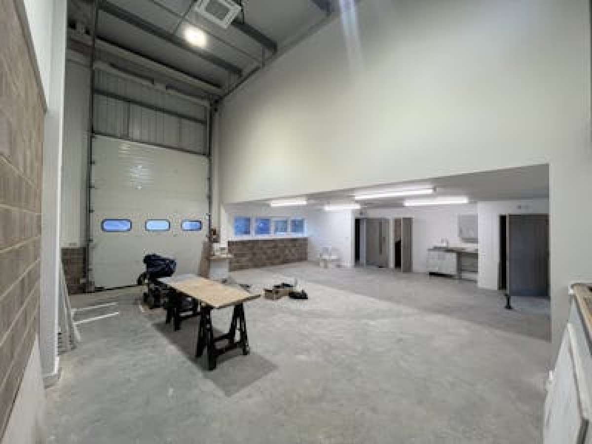 Industrial Unit in Romsey - photo 3
