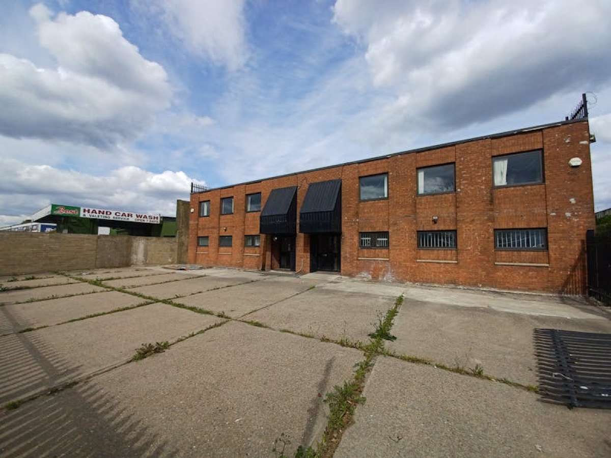 Industrial Unit in Croydon - photo 4