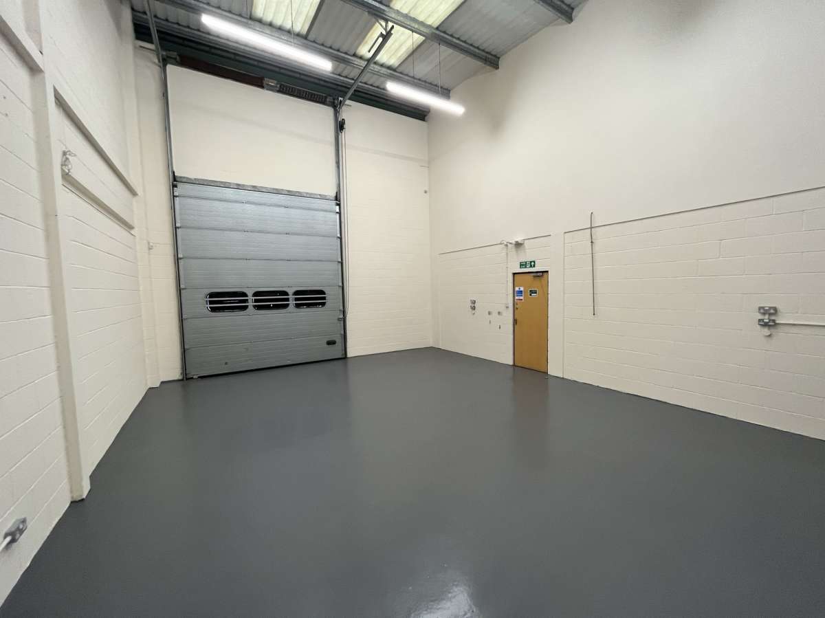 Industrial Unit in Chandlers Ford - photo 2