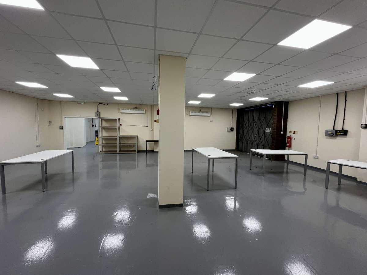 Industrial Unit in Portsmouth - photo 4