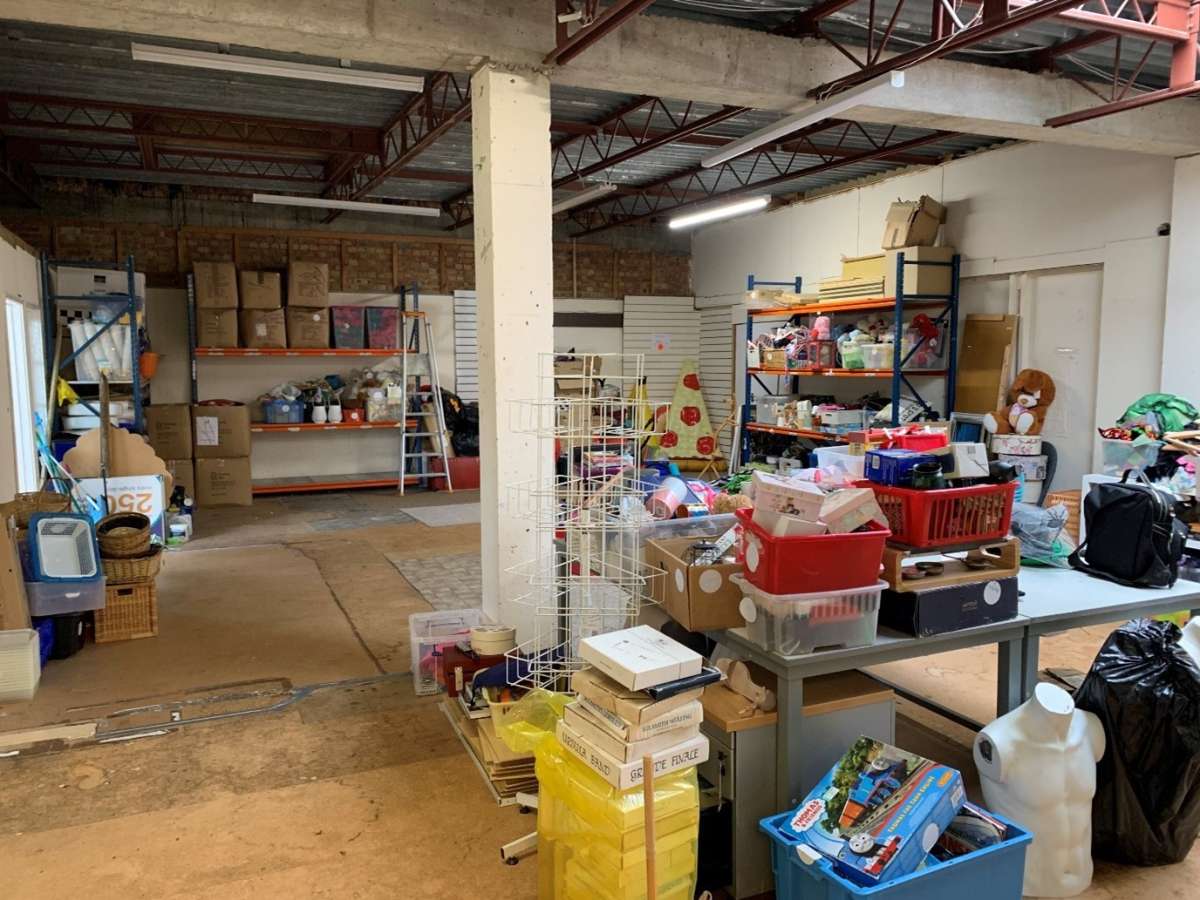 Industrial Unit in Camberley - photo 4