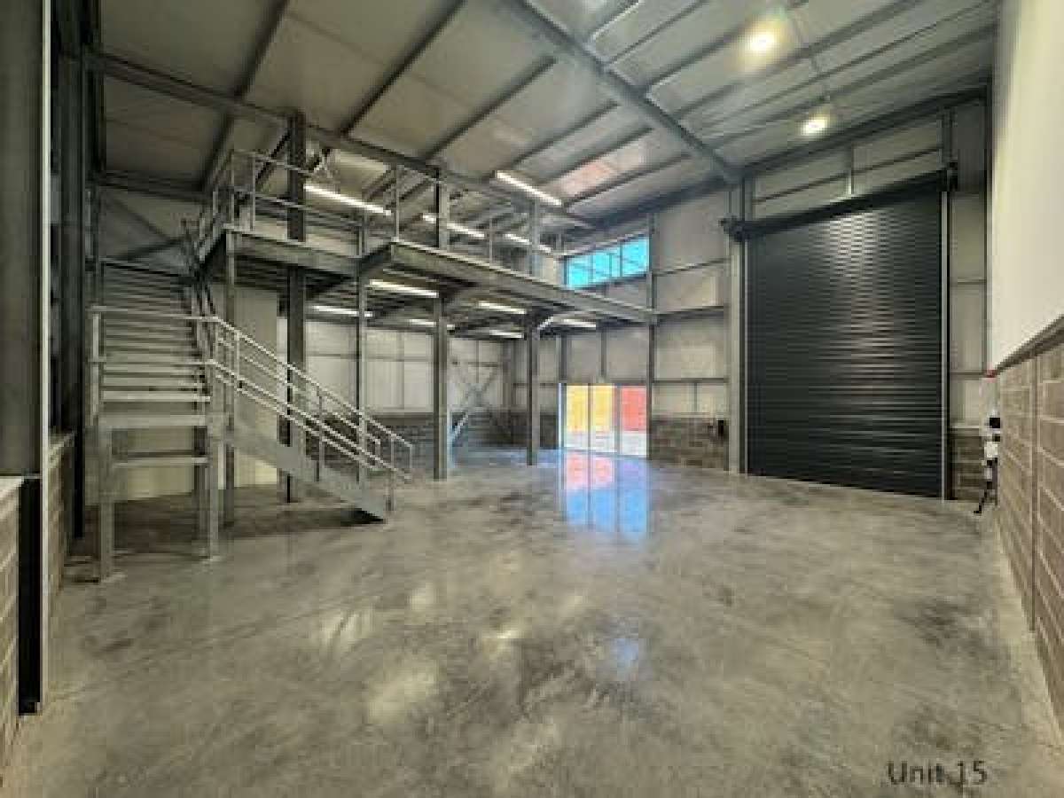 Industrial Unit in Eastleigh - photo 4