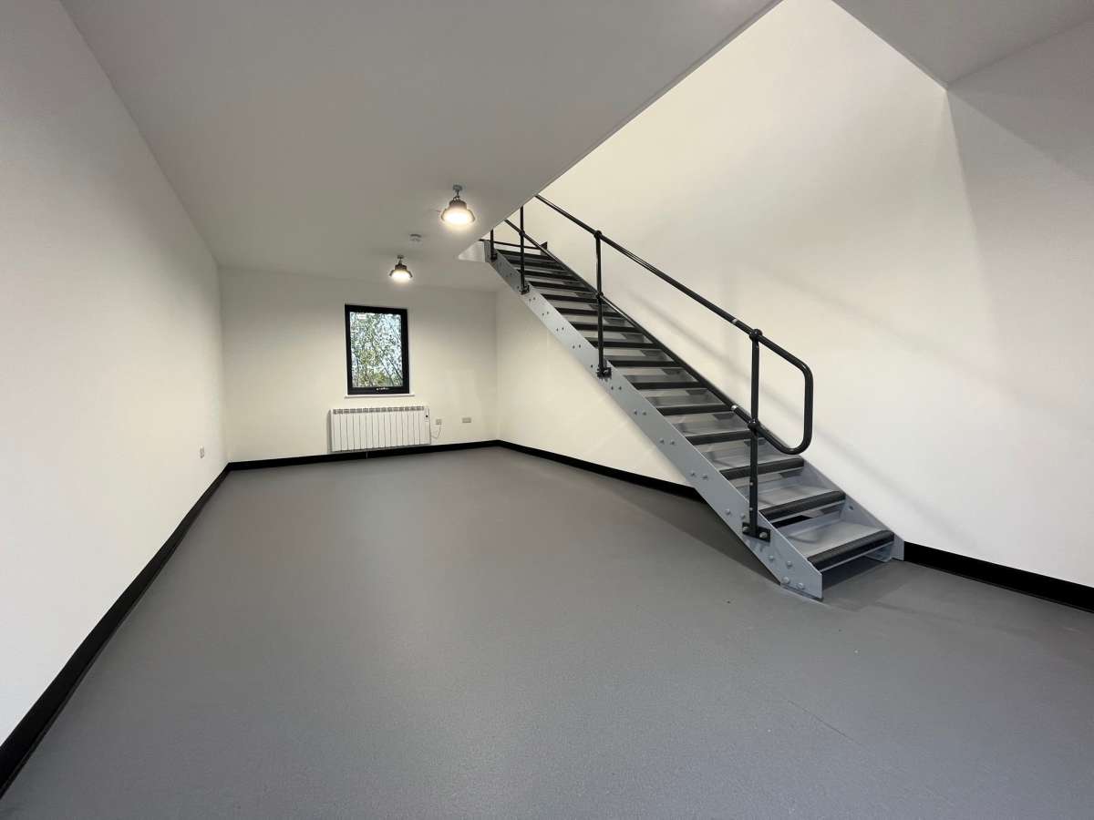 Industrial Unit in Colchester - photo 4