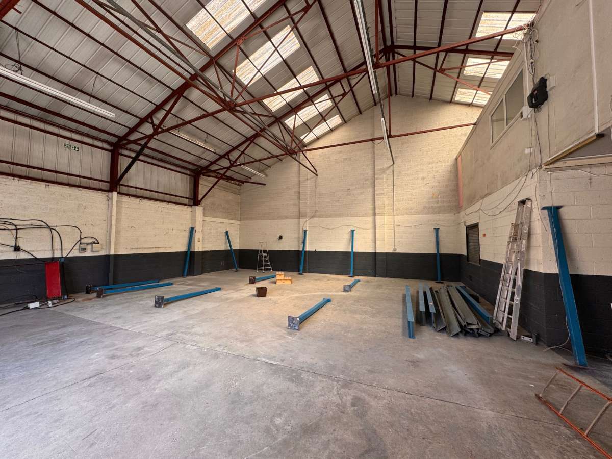 Industrial Unit in Leicester - photo 2