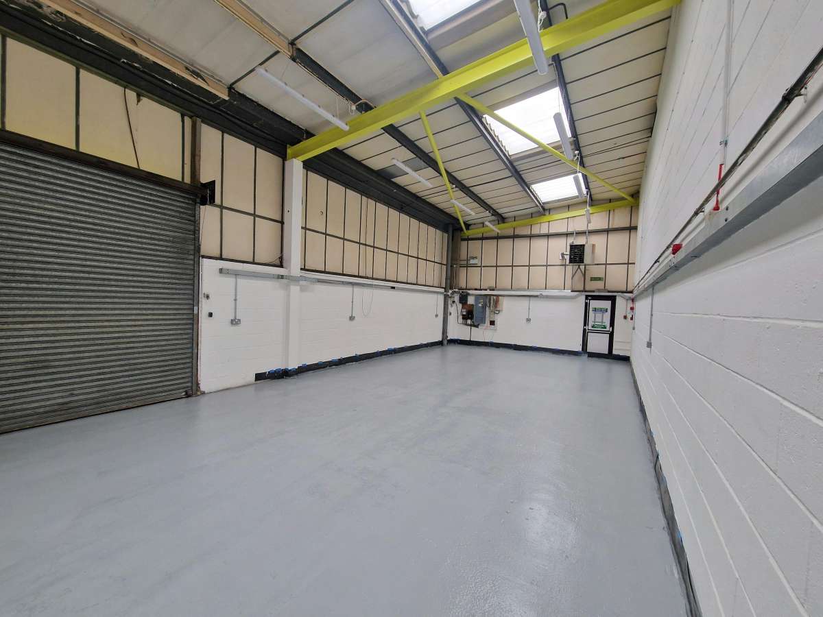 Industrial Unit in Portsmouth - photo 2