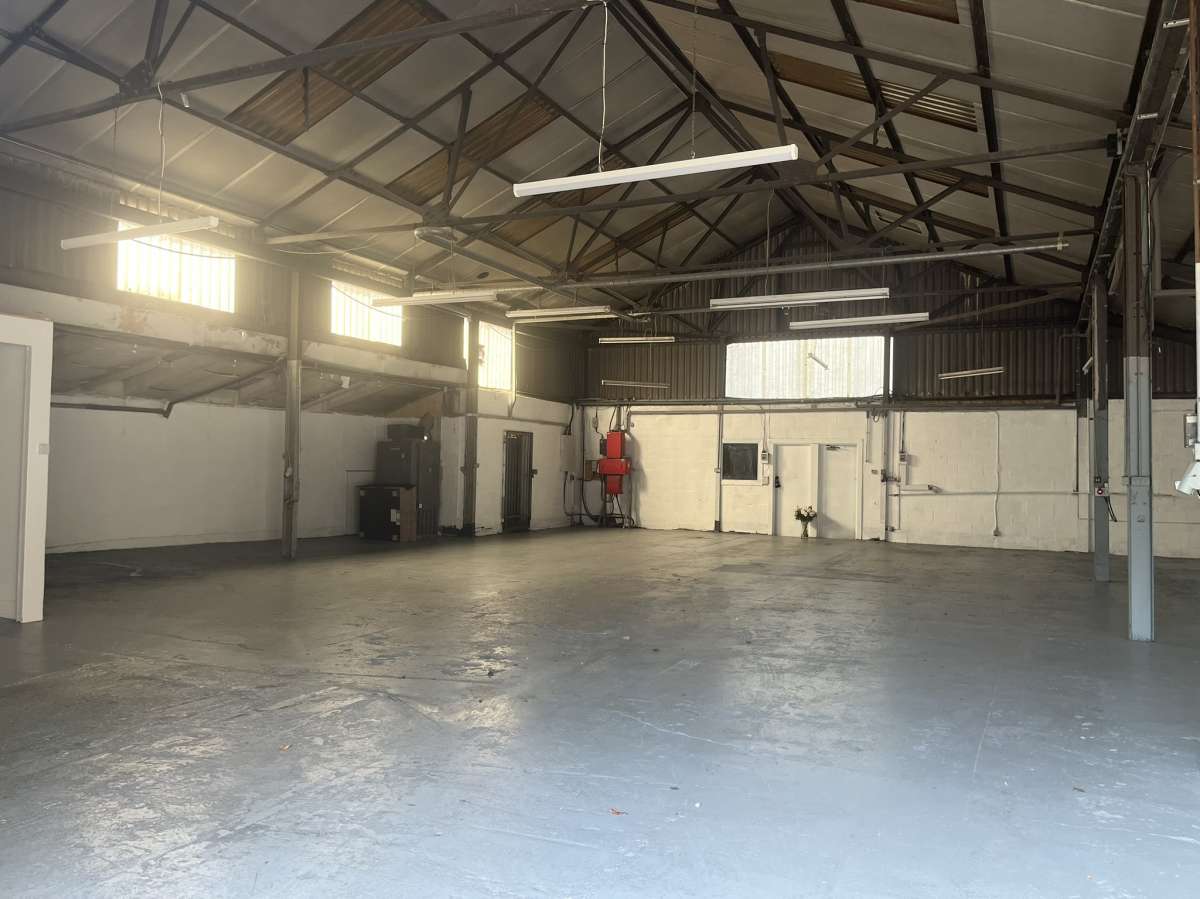 Industrial Unit in Neath - photo 3