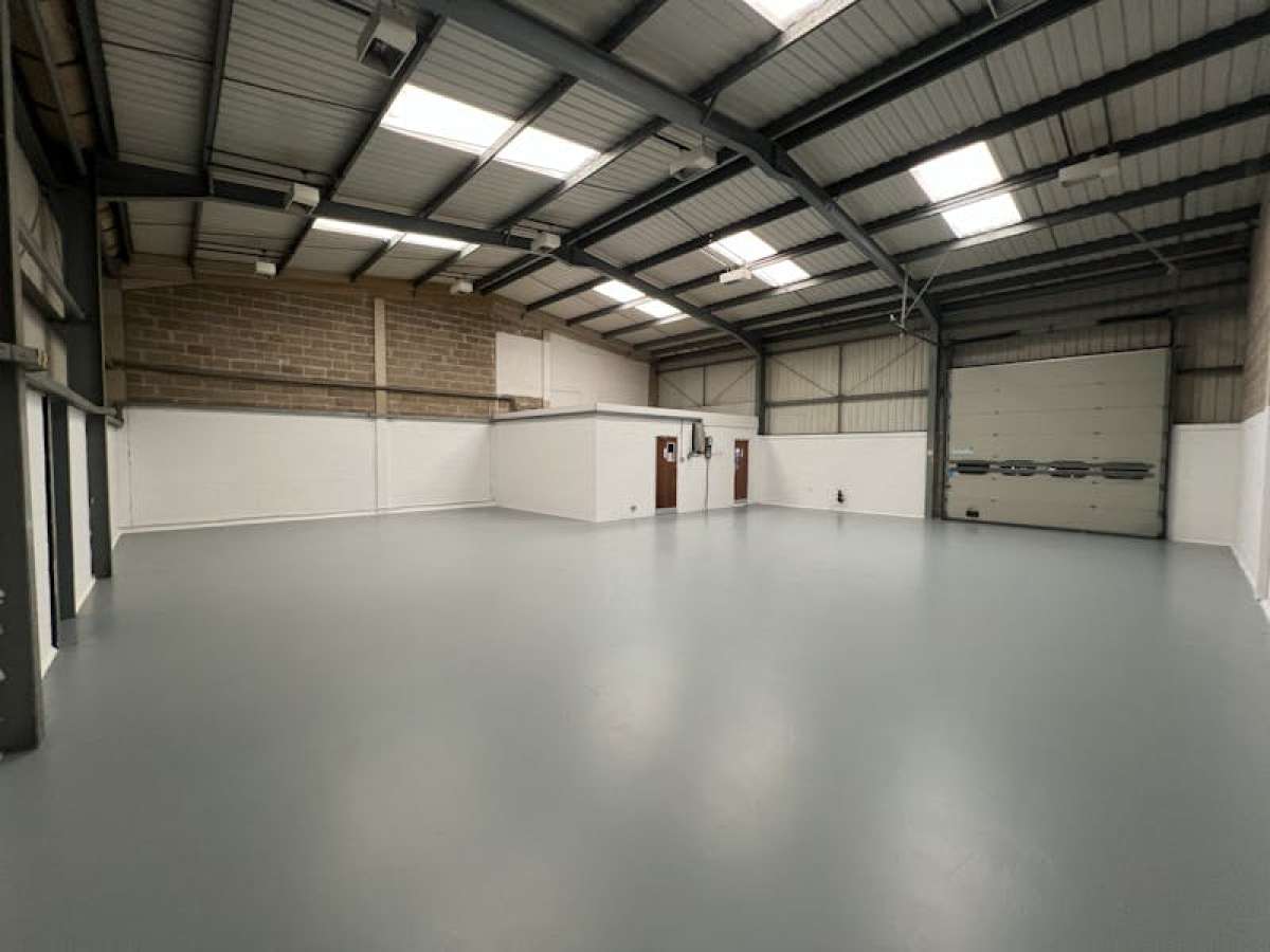 Industrial Unit in Waterlooville - photo 2