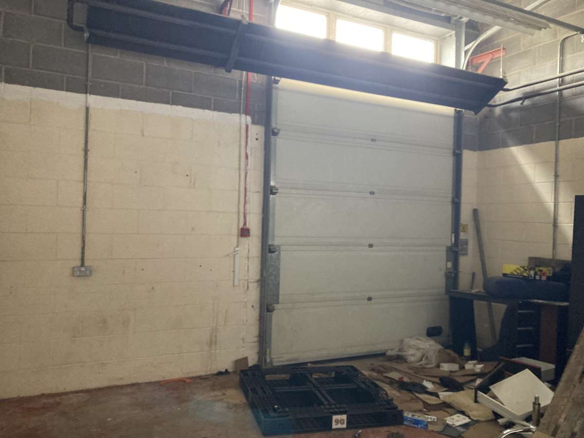 Industrial Unit in Barnsley - photo 3