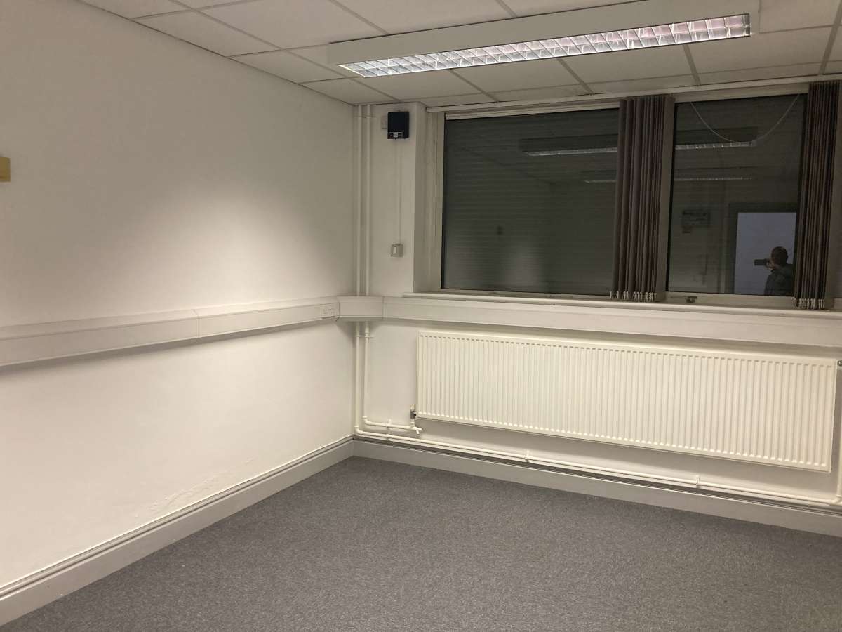 Industrial Unit in Barnsley - photo 4