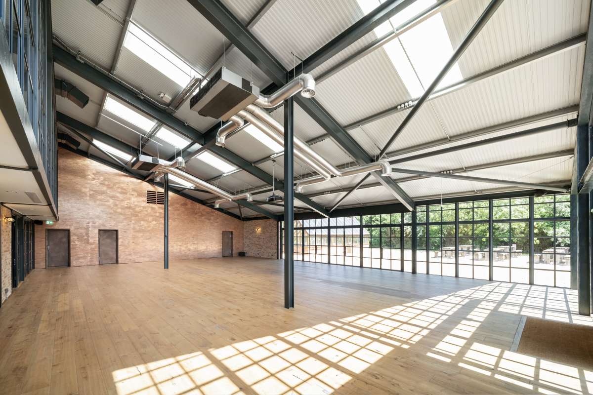 Industrial Unit in Bicester - photo 2