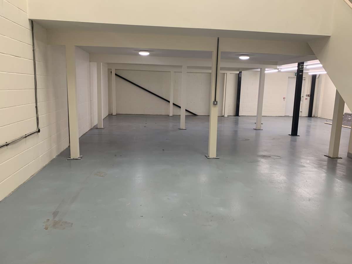 Industrial Unit in Romsey - photo 2