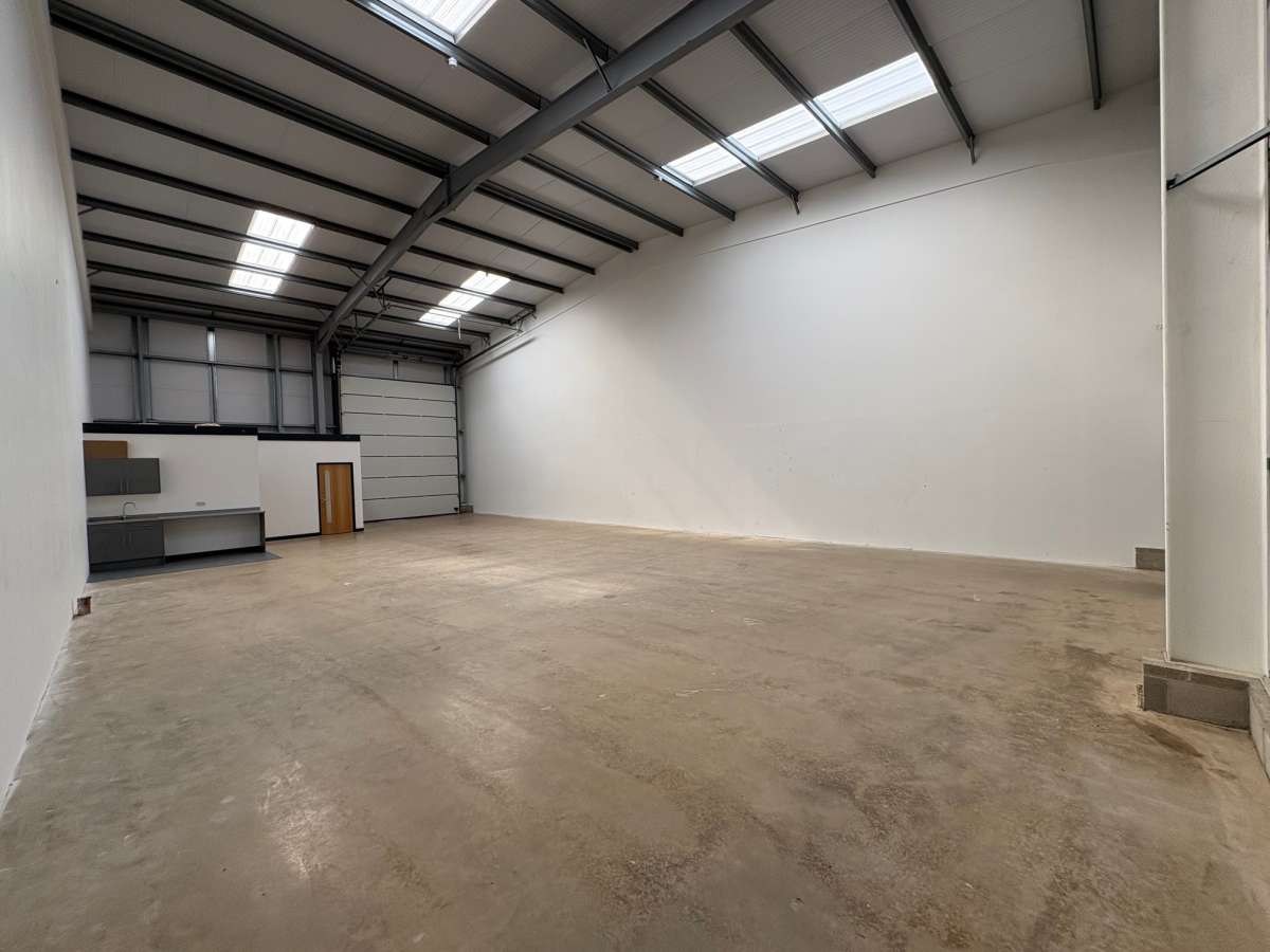 Industrial Unit in Loughborough - photo 2
