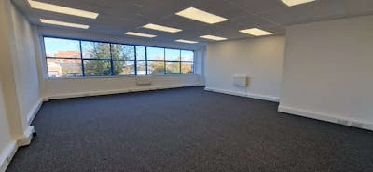 Industrial Unit in Southampton - photo 4