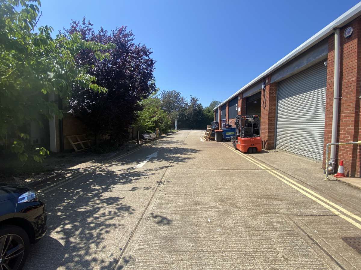 Industrial Unit in Havant - photo 2