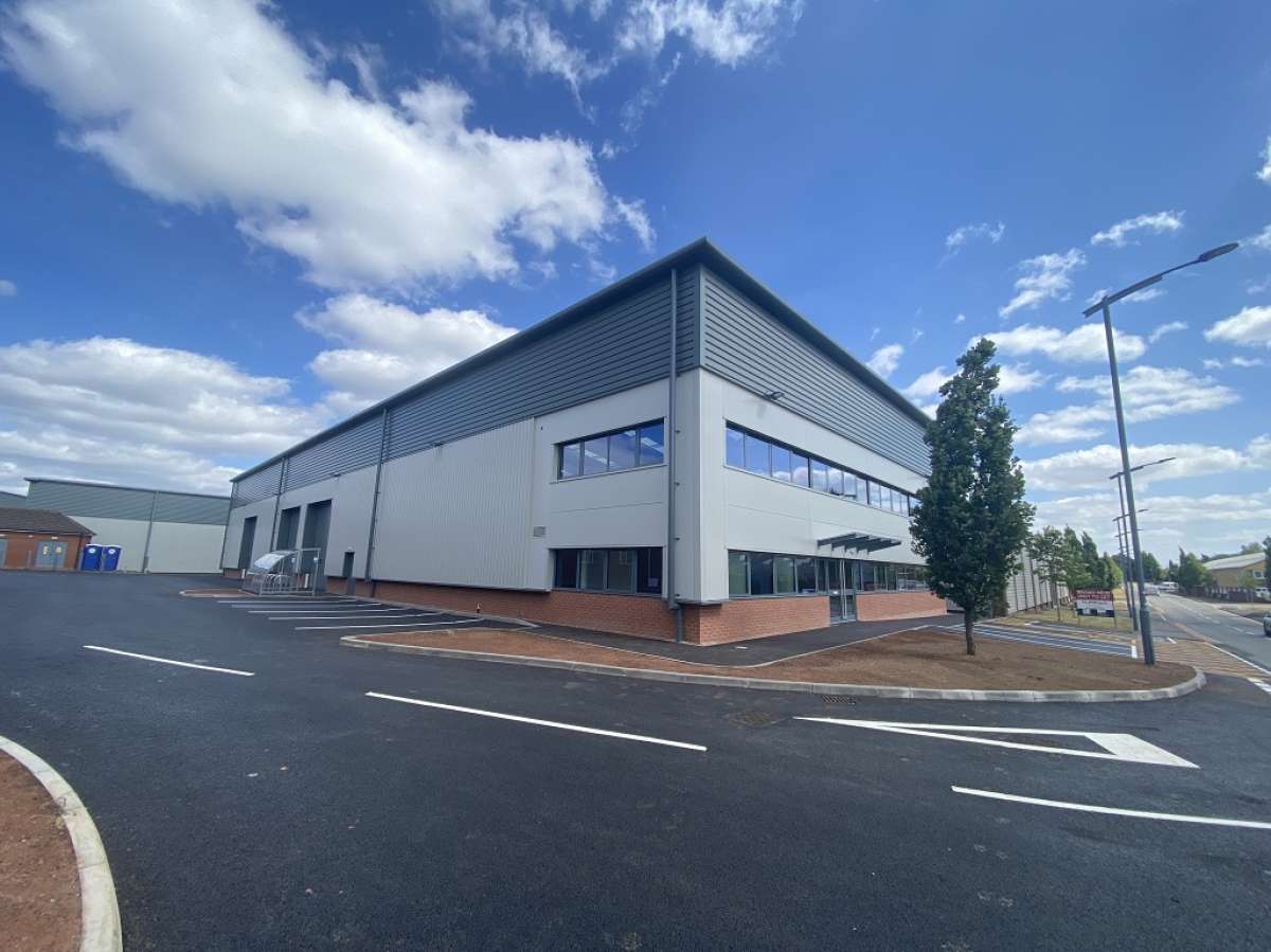 Industrial Unit in Kingswinford - photo 2