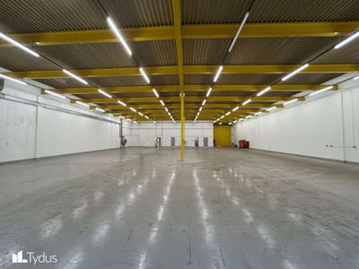 Industrial Unit in Peterborough - photo 3