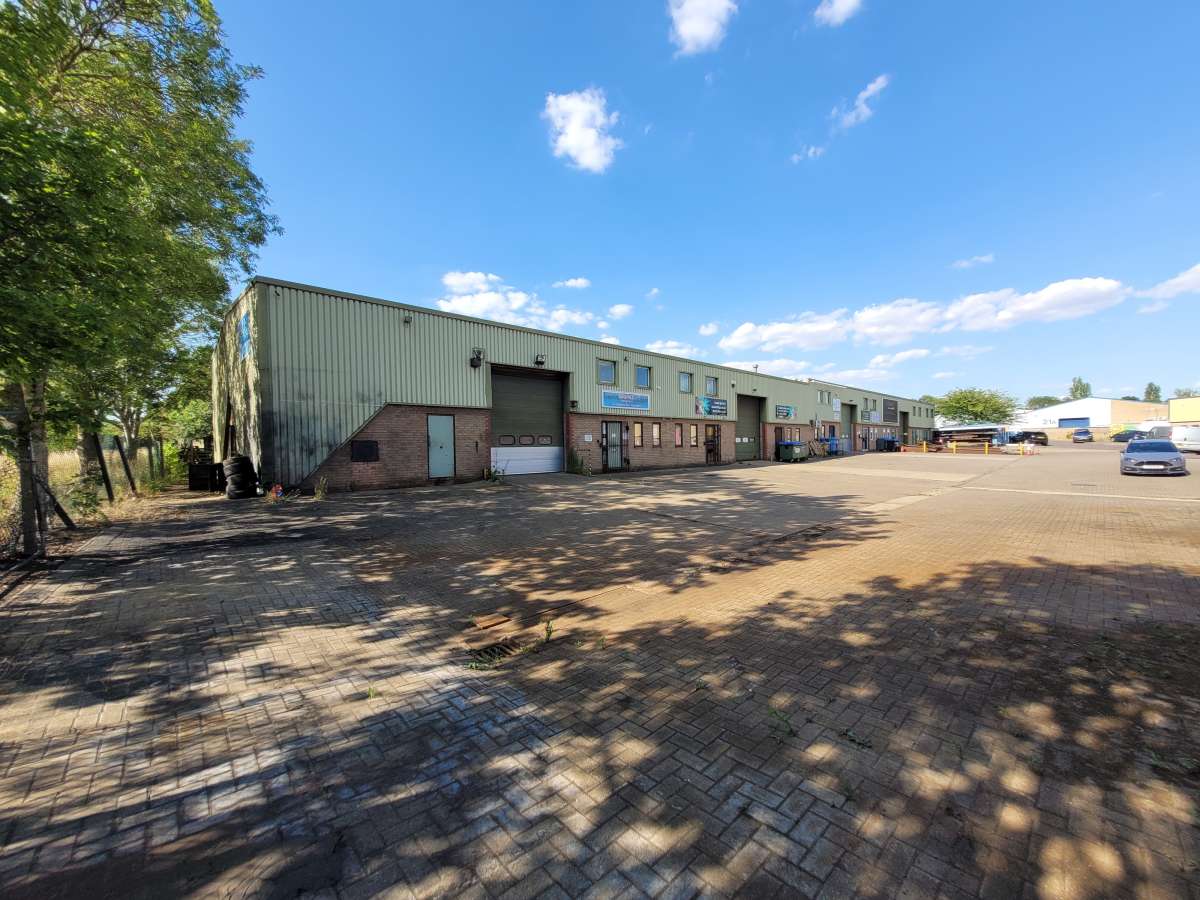 Industrial Unit in St Neots - photo 3