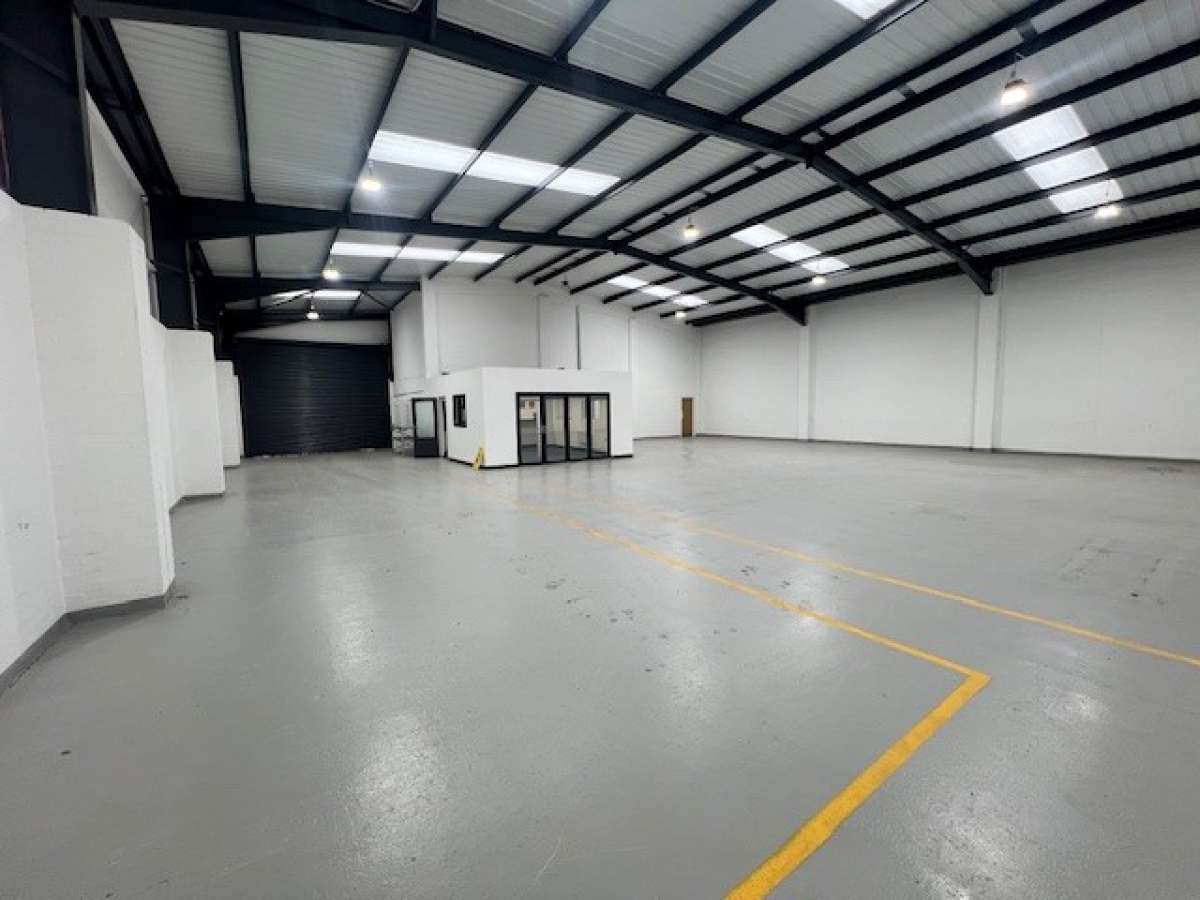 Industrial Unit in Willenhall - photo 2