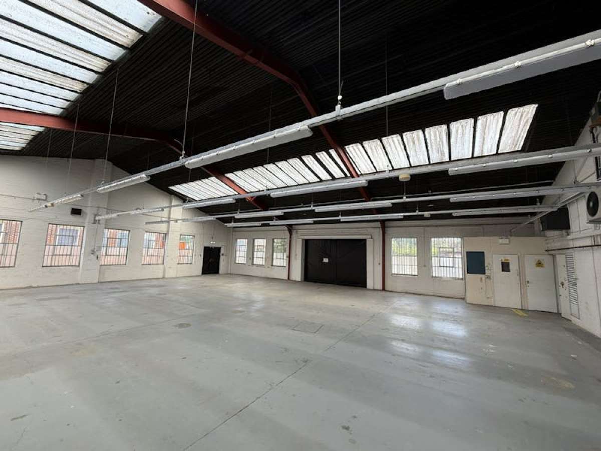 Industrial Unit in Woking - photo 2
