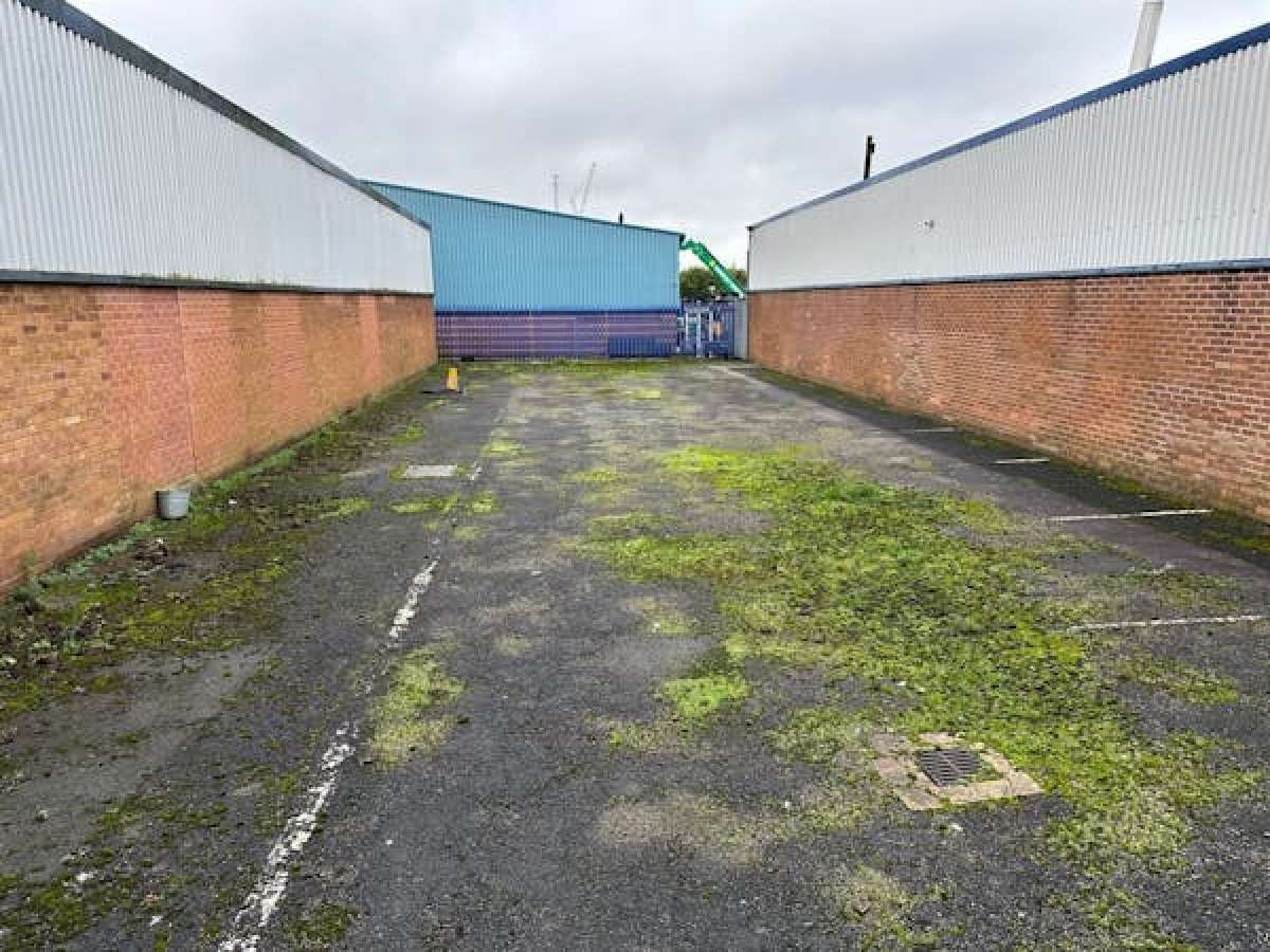 Industrial Unit in Smethwick - photo 3