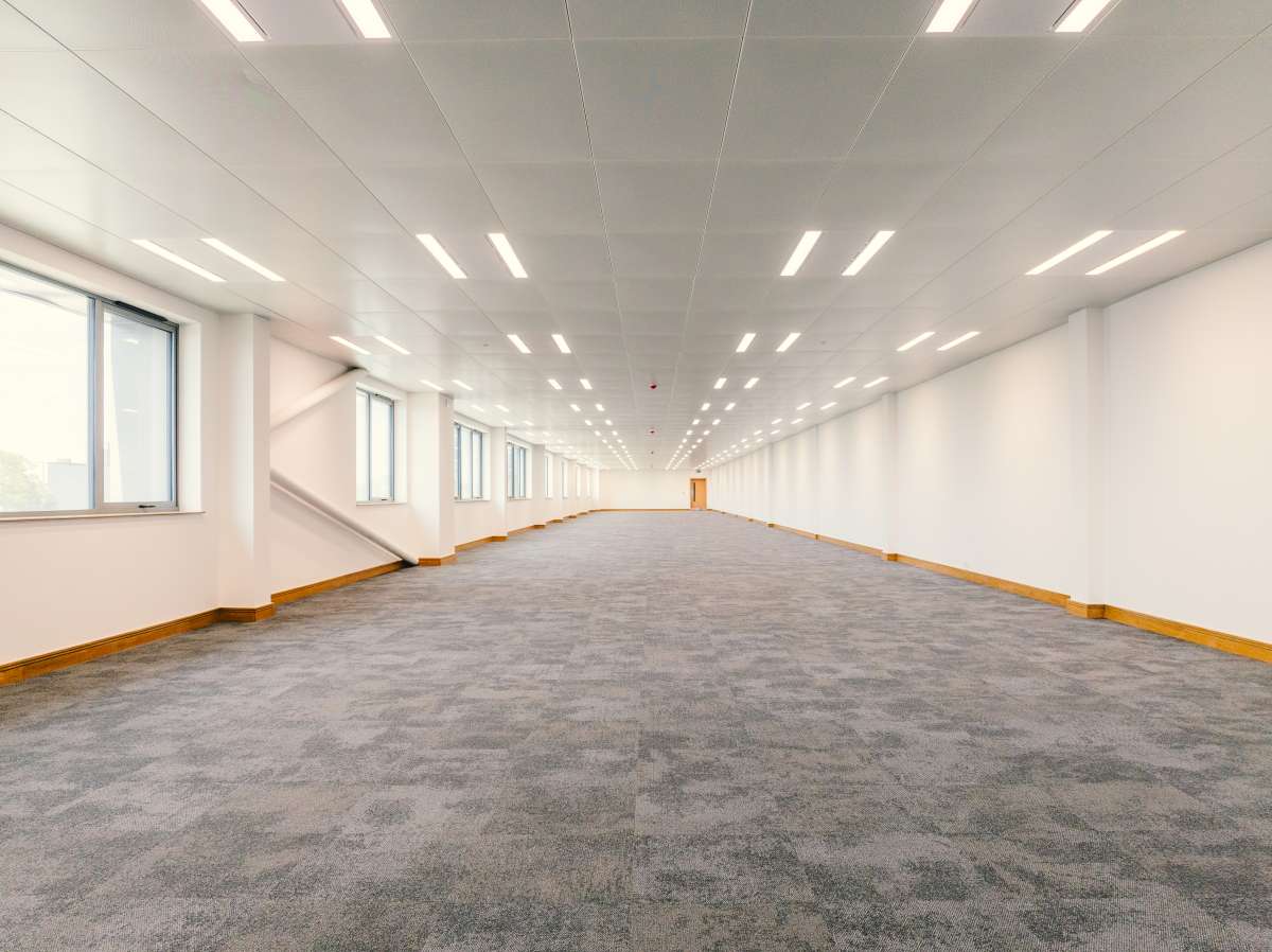 Industrial Unit in Croydon - photo 4