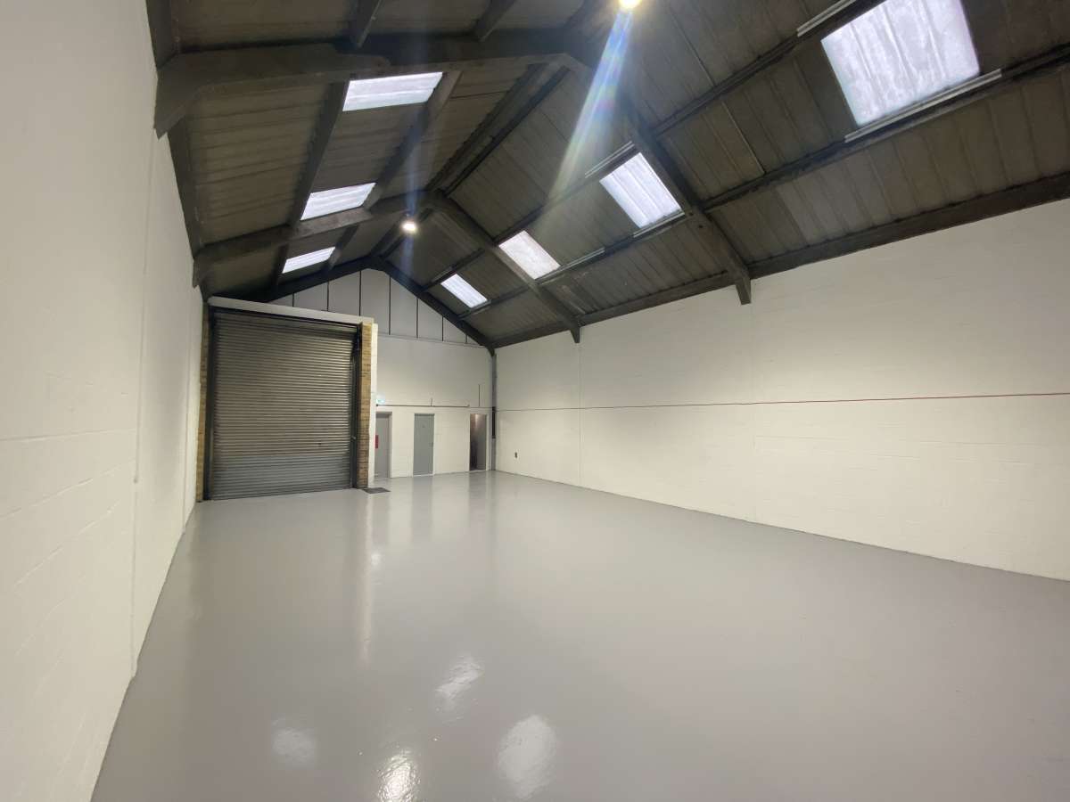 Industrial Unit in Croydon - photo 3